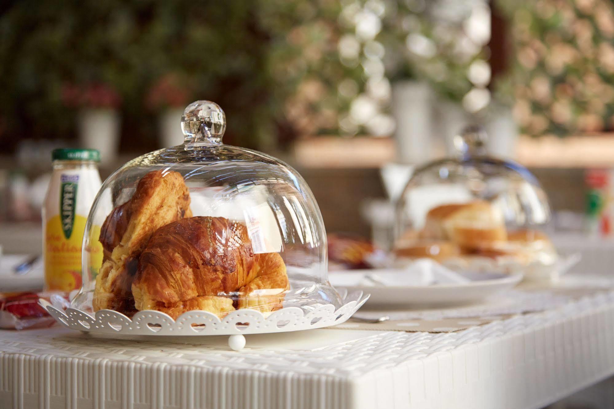 Charme & Chic Bed and Breakfast Rom Eksteriør billede